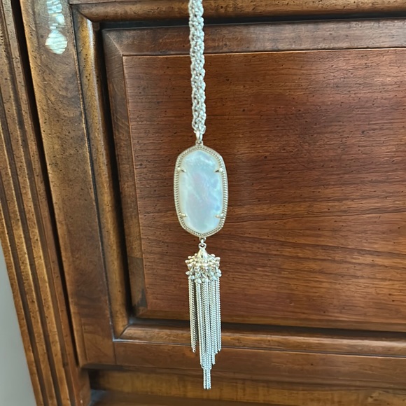 Kendra Scott mother of pearl and gold long tassel necklace - Picture 1 of 3